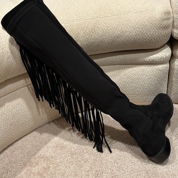 Stuart Weitzman OTK Boots 50/50 Mane Fringe Black Suede Low Flat 10 Med - Picture 3 of 11